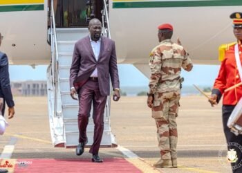 Conakry : Mamadi Doumbouya de retour après une tournée au Rwanda et au Gabon