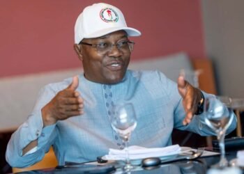 Guinée : permis obligatoire et licence pour les taximotards, annonce du ministre Ousmane Gaoual Diallo