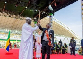 Guinée : Oligui Nguema félicite Mamadi Doumbouya après sa large victoire à la présidentielle