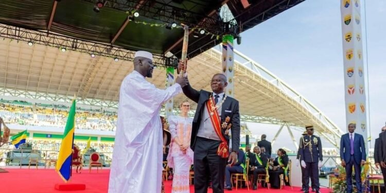 Guinée : Oligui Nguema félicite Mamadi Doumbouya après sa large victoire à la présidentielle