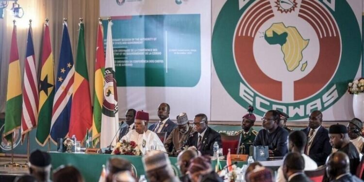 La CEDEAO lève toutes les sanctions contre la Guinée et acte la fin de la transition