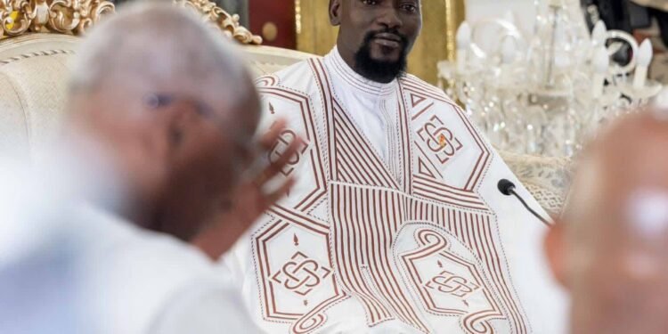 Réseaux sociaux, ironie et pouvoir : Mamadou Thug se moque des « vendeurs de mensonges en ligne »