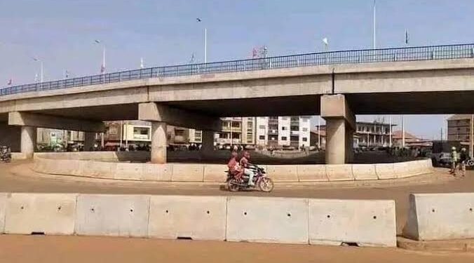 Pont de Kagbelen : “Aucun risque d&rsquo;effondrement ni de danger structurel”, assure le ministère des Infrastructures