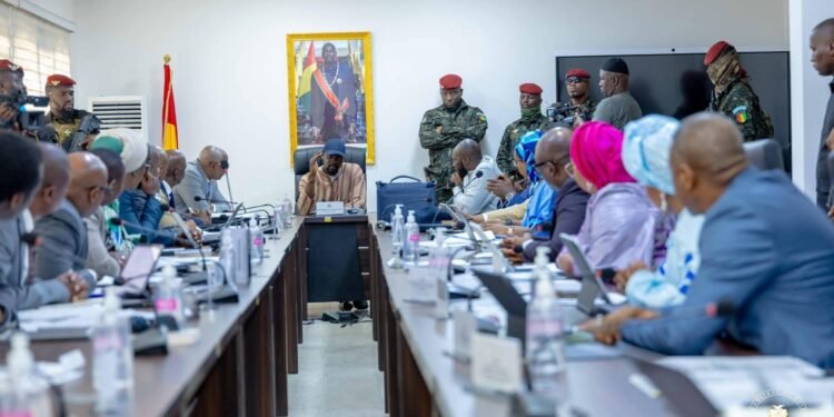 Pénurie de liquidités en Guinée : Doumbouya ordonne le tirage de nouveaux billets