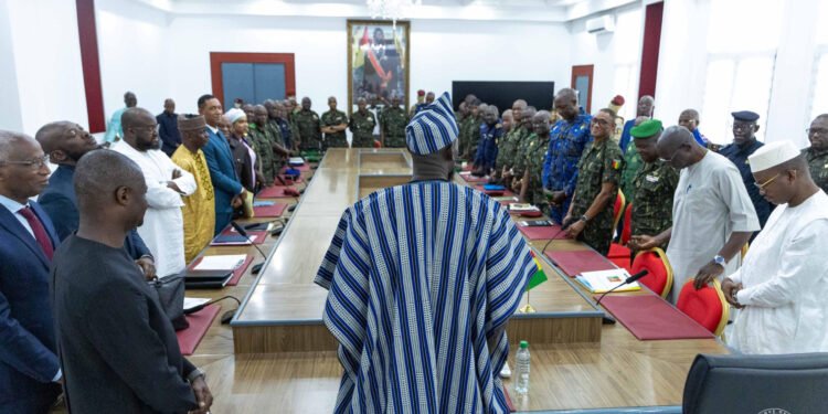 Sécurité nationale : Mamadi Doumbouya réunit le Conseil supérieur de défense nationale