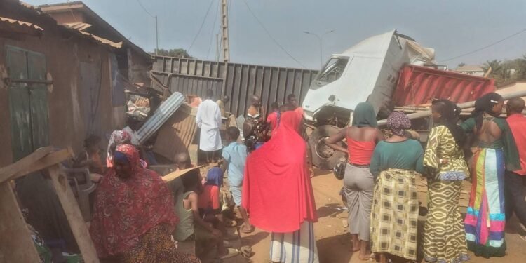 Drame routier à Sanoyah : deux morts et plusieurs blessés