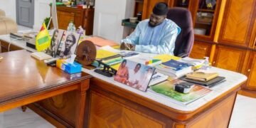 Guinée : Mamadi Doumbouya justifie les récentes décisions administratives et gouvernementales