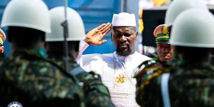 L&rsquo;armée réaffirme sa loyauté envers le président Mamadi Doumbouya après son départ en congé