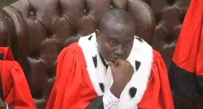 Guinée : l’avocat général Algassimou Diallo interdit de quitter le territoire national