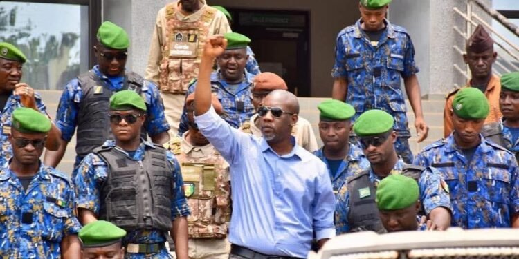 Guinée : 217 détenus bénéficient d’une grâce présidentielle, dont Aliou Bah